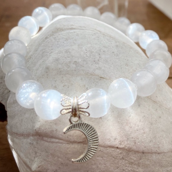 Selenite Moon 🤍 Bracelet - Picture 8 of 11